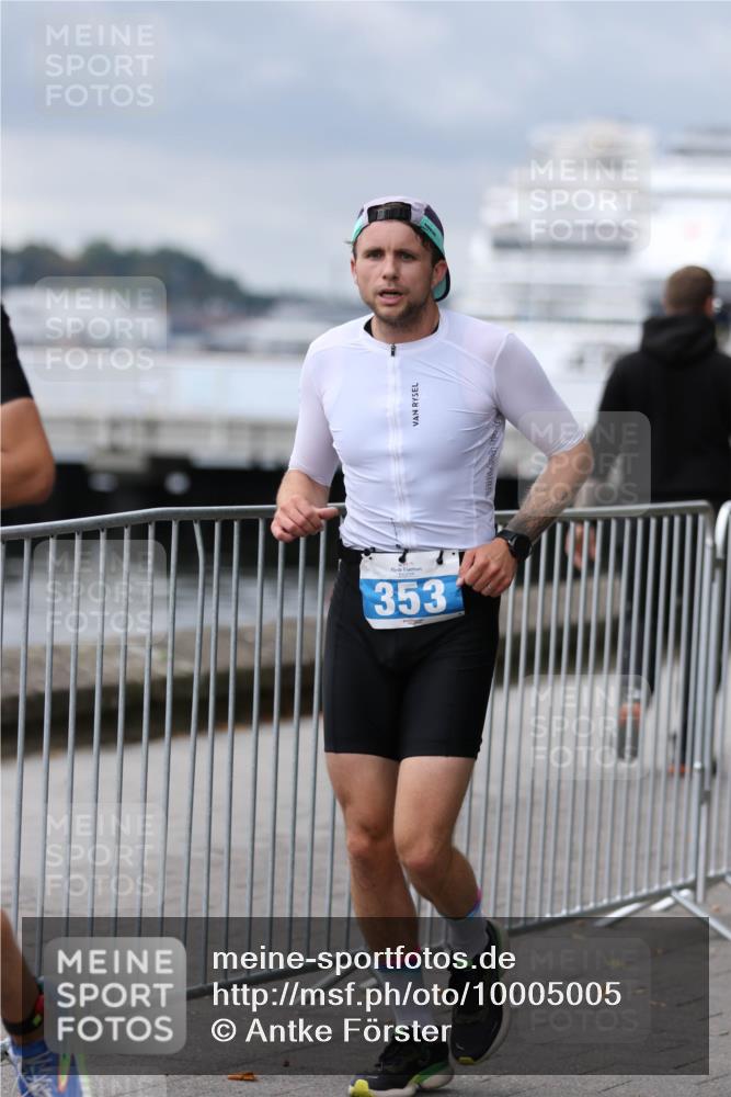 16.08.2026 - KN Förde Triathlon 2026 Antke Förster http://msf.ph/oto/10005005 16.08.2026 11:53:52 Laufen 353 meine-sportfotos.de