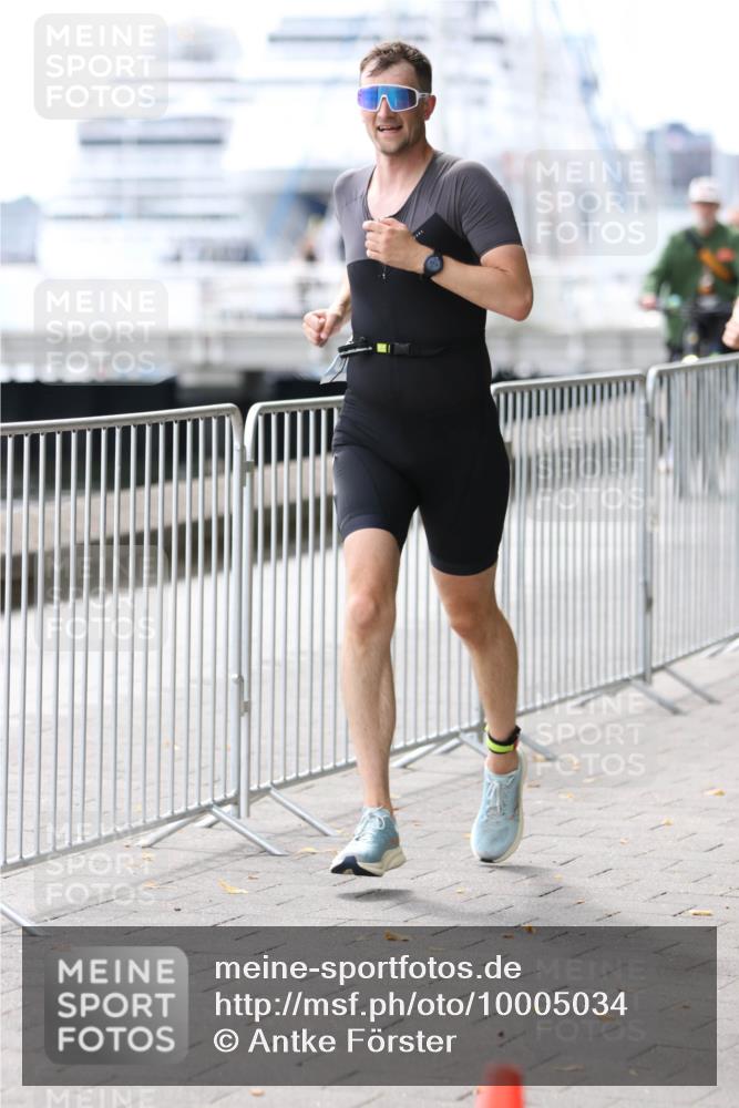 16.08.2026 - KN Förde Triathlon 2026 Antke Förster http://msf.ph/oto/10005034 16.08.2026 13:38:34 Laufen  meine-sportfotos.de