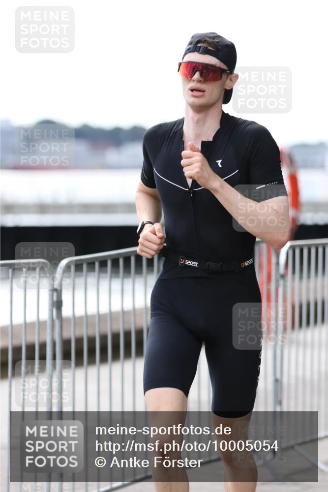 16.08.2026 - KN Förde Triathlon 2026 Antke Förster http://msf.ph/oto/10005054 16.08.2026 13:38:37 Laufen  meine-sportfotos.de