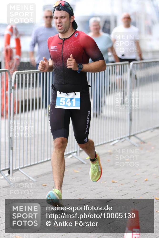 16.08.2026 - KN Förde Triathlon 2026 Antke Förster http://msf.ph/oto/10005130 16.08.2026 13:38:55 Laufen 541, 608 meine-sportfotos.de