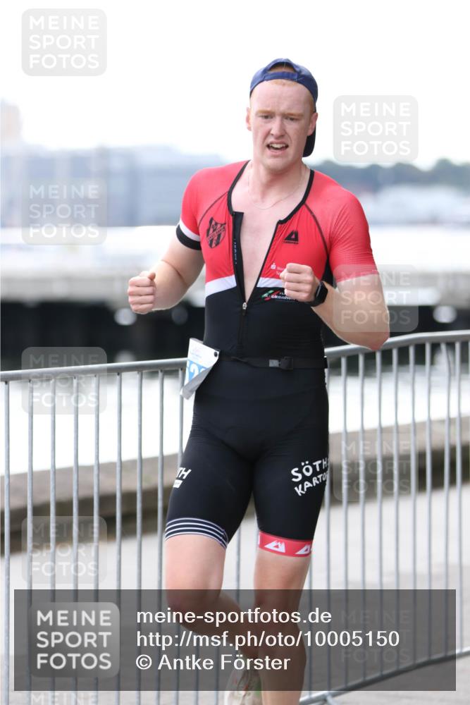 16.08.2026 - KN Förde Triathlon 2026 Antke Förster http://msf.ph/oto/10005150 16.08.2026 13:39:08 Laufen  meine-sportfotos.de