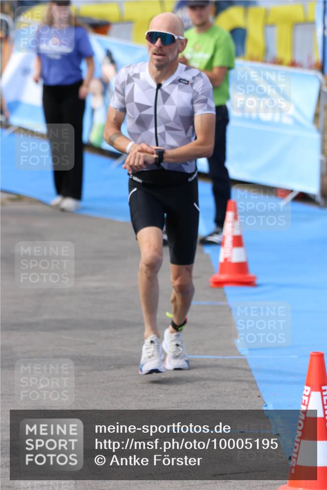 16.08.2026 - KN Förde Triathlon 2026 Antke Förster http://msf.ph/oto/10005195 16.08.2026 15:54:43 Laufen  meine-sportfotos.de