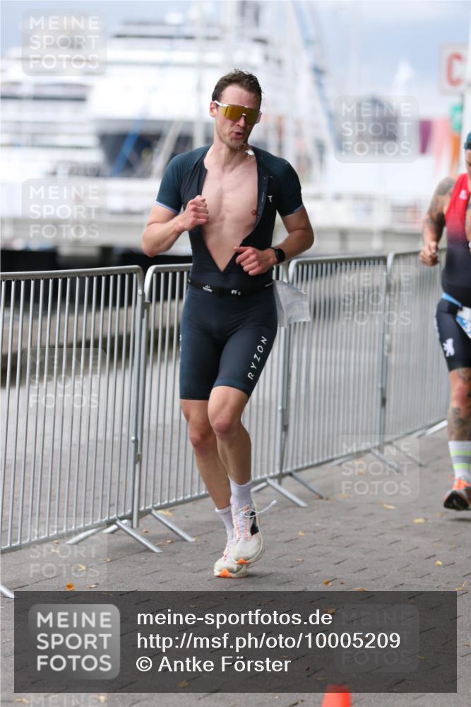 16.08.2026 - KN Förde Triathlon 2026 Antke Förster http://msf.ph/oto/10005209 16.08.2026 11:55:32 Laufen  meine-sportfotos.de