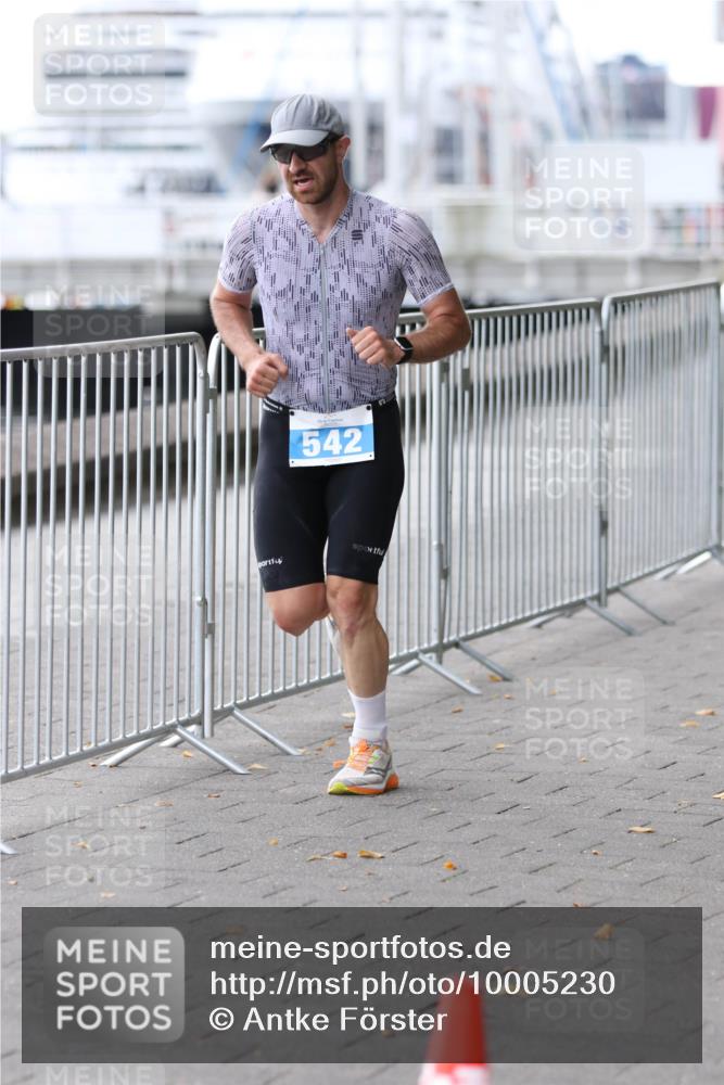 16.08.2026 - KN Förde Triathlon 2026 Antke Förster http://msf.ph/oto/10005230 16.08.2026 13:39:43 Laufen 542, 177 meine-sportfotos.de
