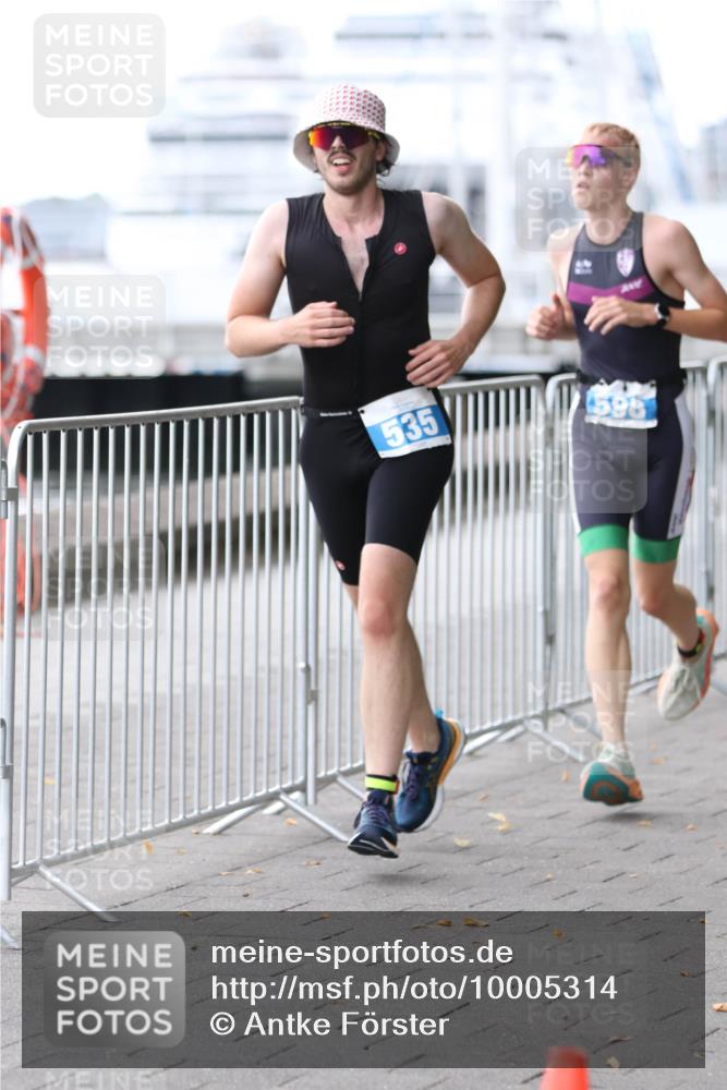 16.08.2026 - KN Förde Triathlon 2026 Antke Förster http://msf.ph/oto/10005314 16.08.2026 13:40:07 Laufen 535, 598 meine-sportfotos.de
