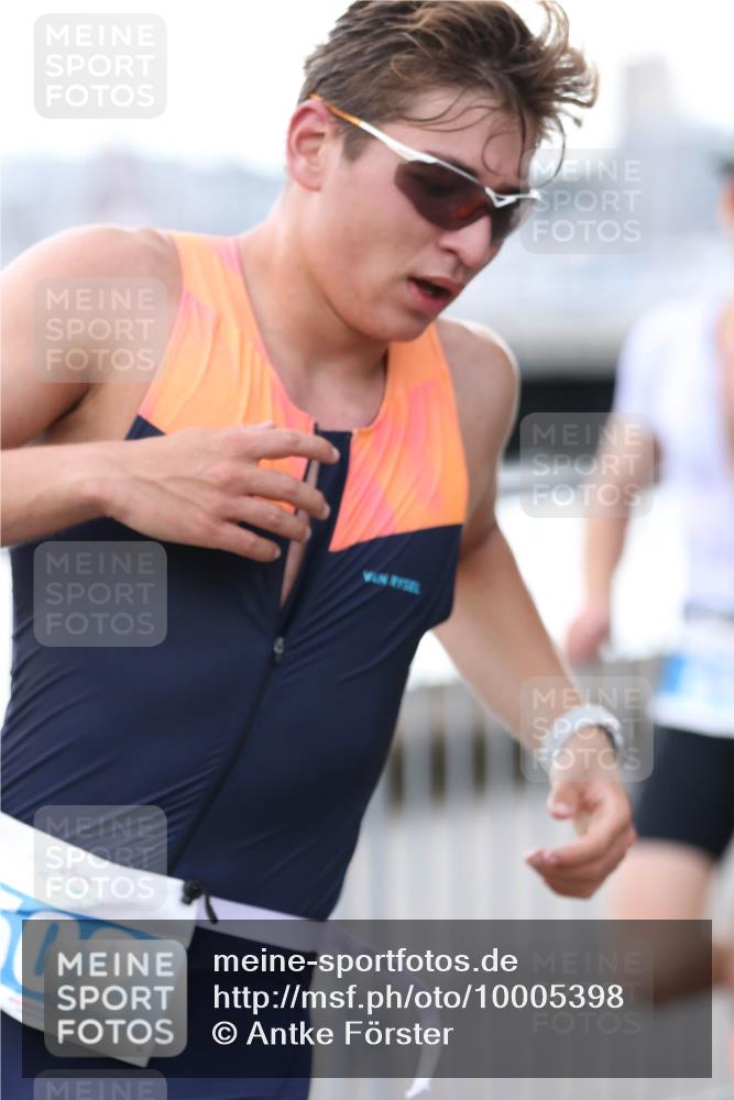 16.08.2026 - KN Förde Triathlon 2026 Antke Förster http://msf.ph/oto/10005398 16.08.2026 13:40:37 Laufen 15, 02 meine-sportfotos.de
