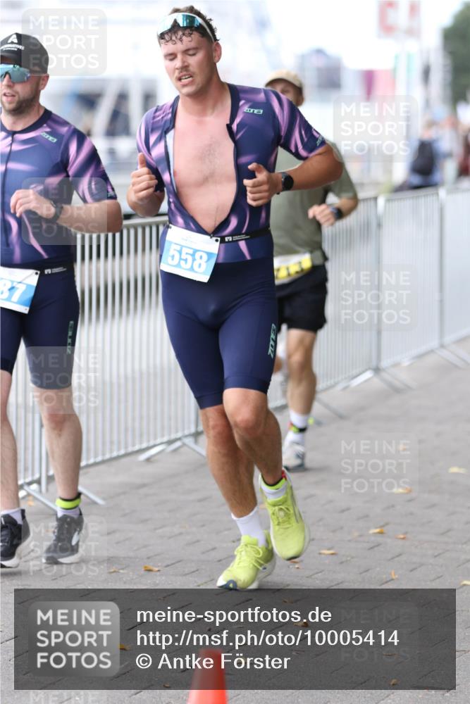 16.08.2026 - KN Förde Triathlon 2026 Antke Förster http://msf.ph/oto/10005414 16.08.2026 13:40:42 Laufen 87, 558, 3 meine-sportfotos.de