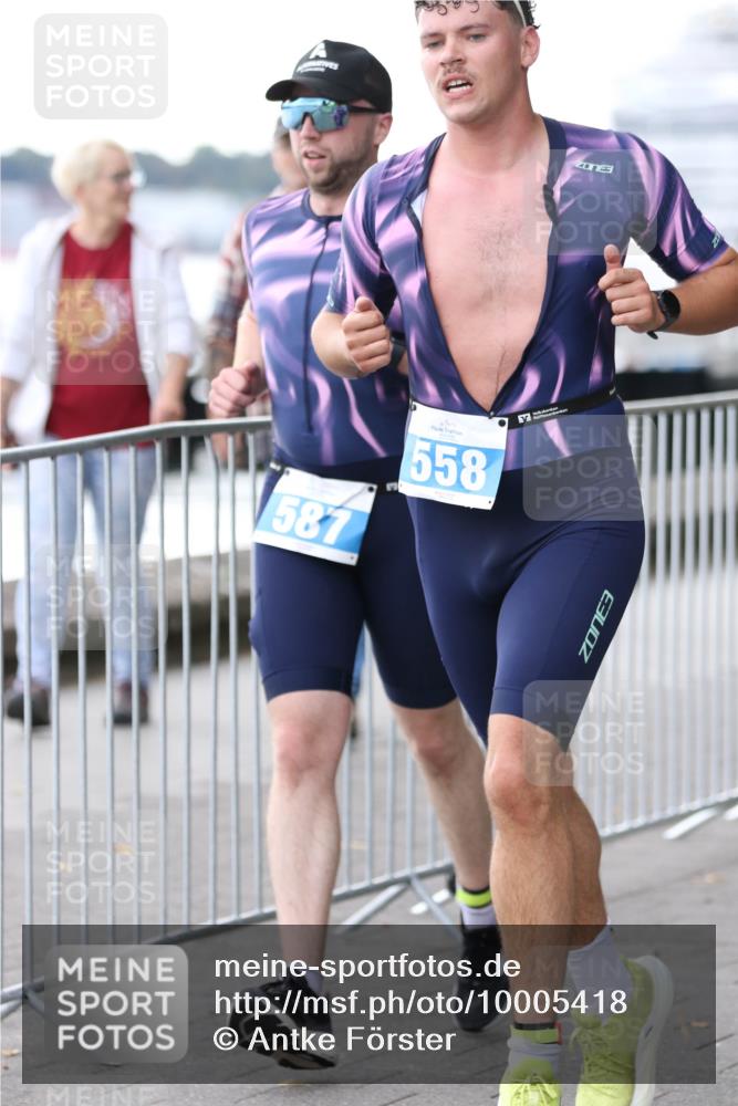 16.08.2026 - KN Förde Triathlon 2026 Antke Förster http://msf.ph/oto/10005418 16.08.2026 13:40:42 Laufen 587, 558, 3 meine-sportfotos.de