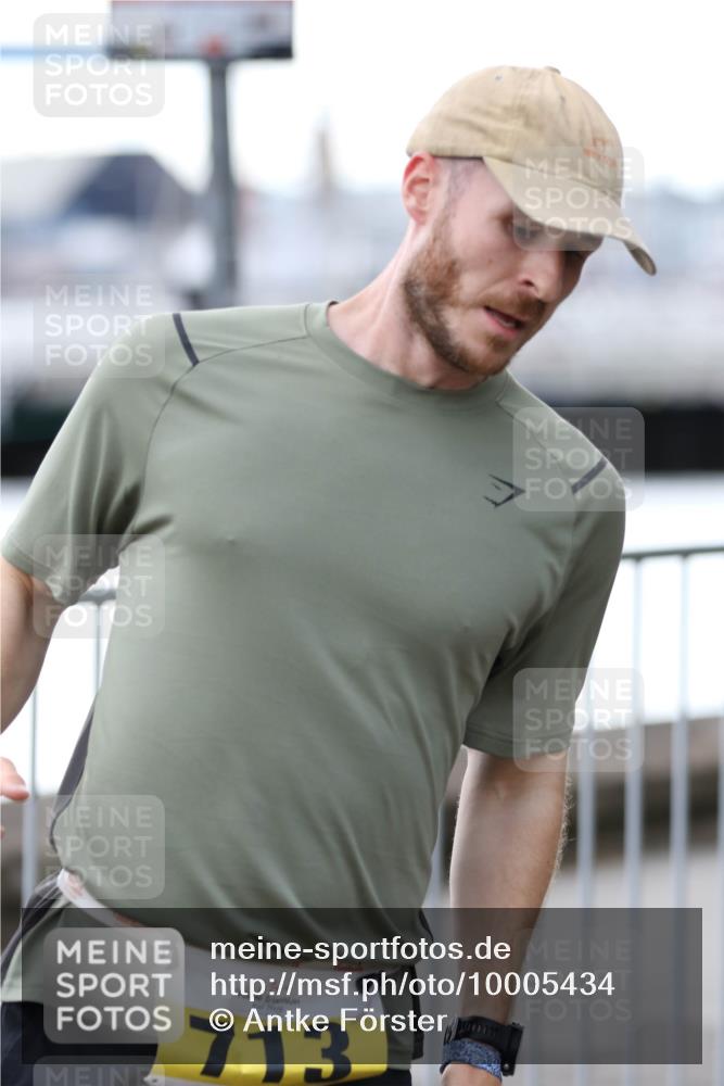 16.08.2026 - KN Förde Triathlon 2026 Antke Förster http://msf.ph/oto/10005434 16.08.2026 13:40:45 Laufen 0, 7, 2006, 713, 11111 meine-sportfotos.de