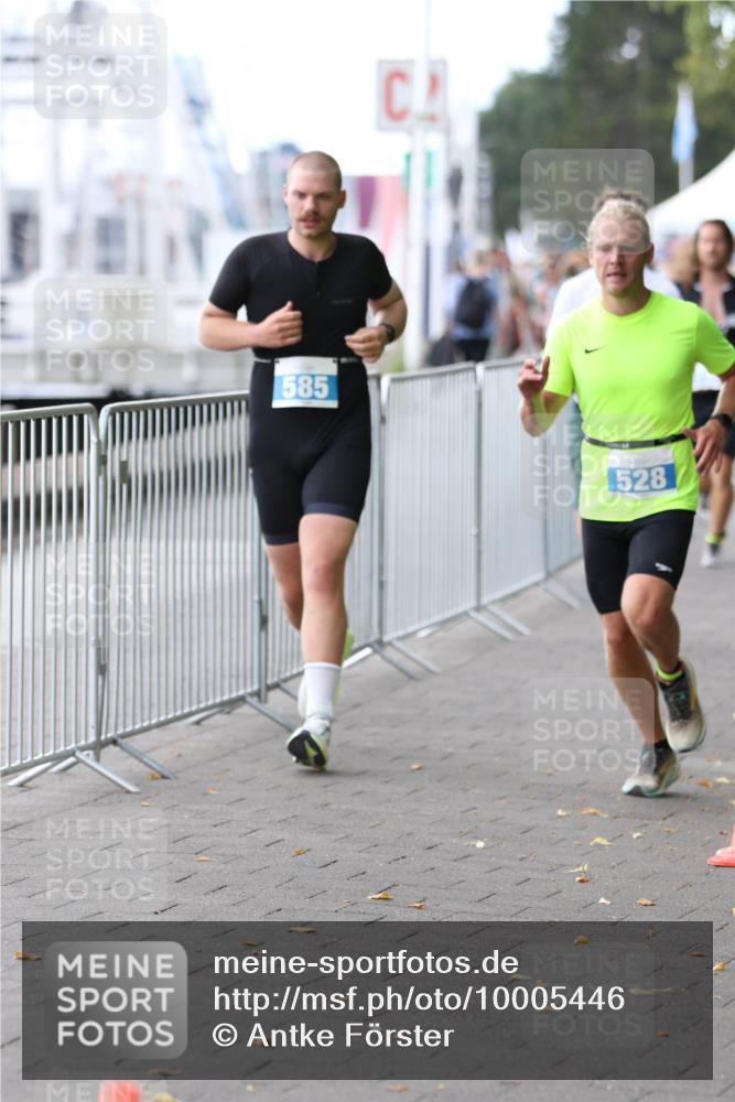 16.08.2026 - KN Förde Triathlon 2026 Antke Förster http://msf.ph/oto/10005446 16.08.2026 13:40:49 Laufen 585, 528 meine-sportfotos.de