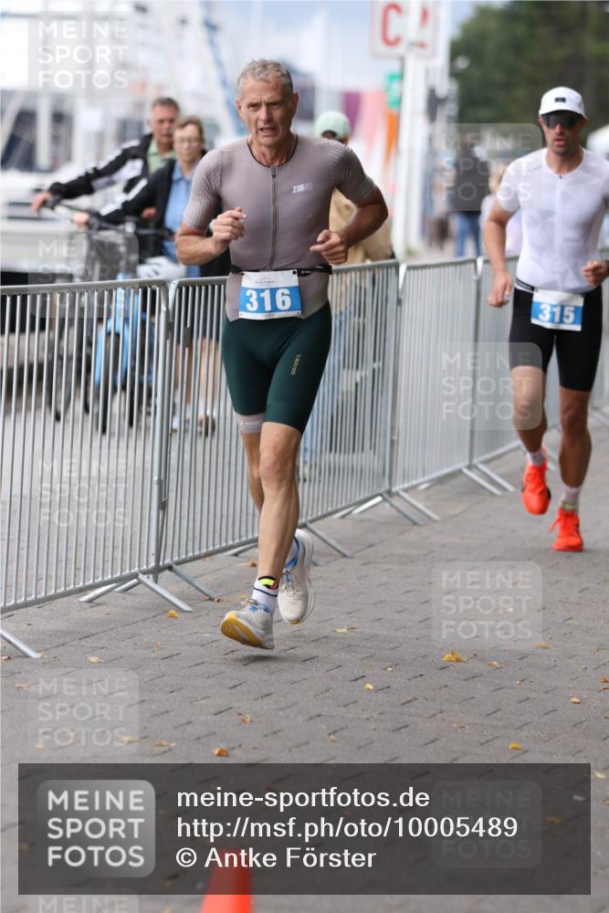 16.08.2026 - KN Förde Triathlon 2026 Antke Förster http://msf.ph/oto/10005489 16.08.2026 11:56:55 Laufen 23600, 316, 315 meine-sportfotos.de