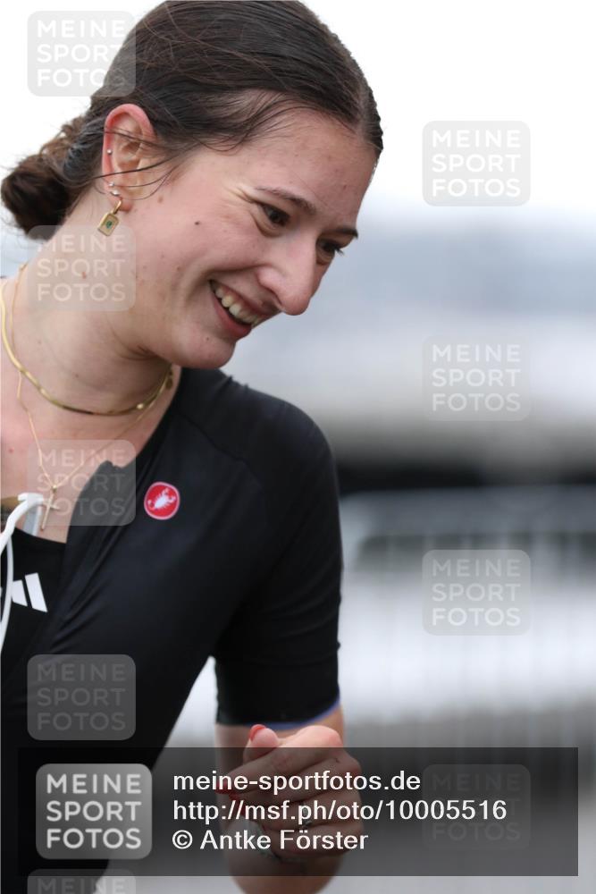 16.08.2026 - KN Förde Triathlon 2026 Antke Förster http://msf.ph/oto/10005516 16.08.2026 10:17:28 Laufen  meine-sportfotos.de