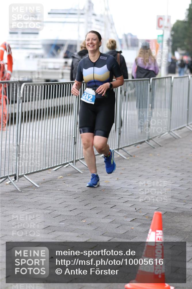 16.08.2026 - KN Förde Triathlon 2026 Antke Förster http://msf.ph/oto/10005616 16.08.2026 10:17:58 Laufen 242 meine-sportfotos.de