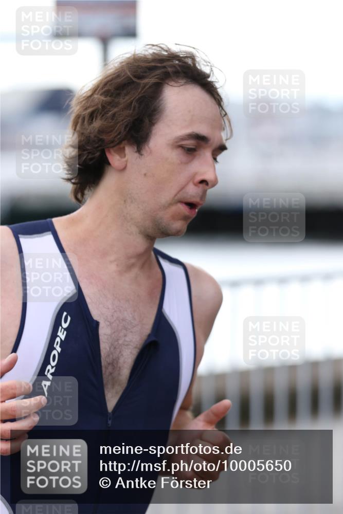 16.08.2026 - KN Förde Triathlon 2026 Antke Förster http://msf.ph/oto/10005650 16.08.2026 13:42:05 Laufen  meine-sportfotos.de