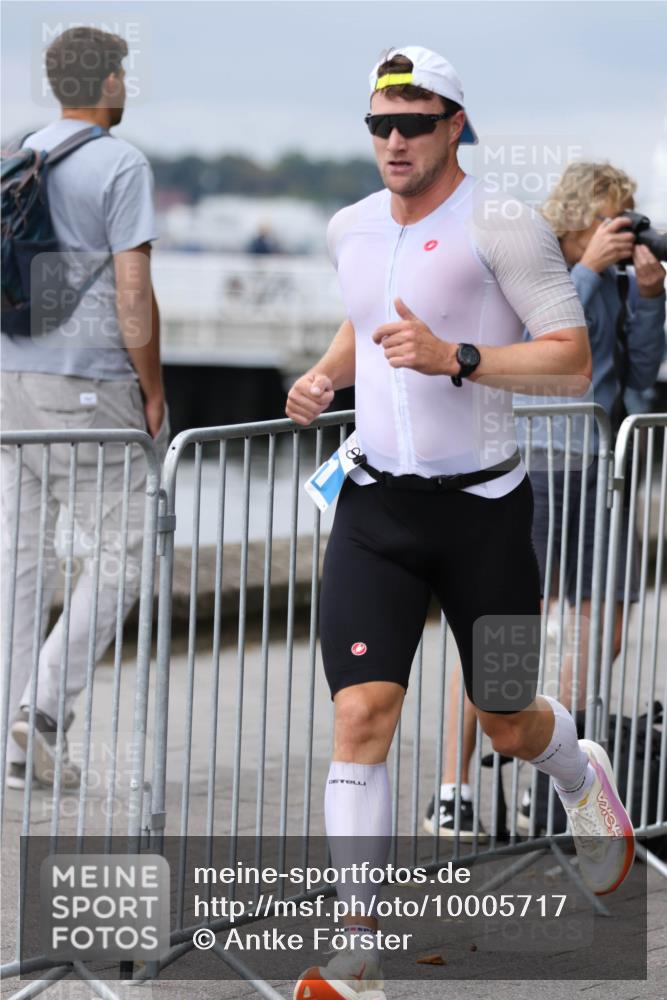 16.08.2026 - KN Förde Triathlon 2026 Antke Förster http://msf.ph/oto/10005717 16.08.2026 11:57:59 Laufen  meine-sportfotos.de