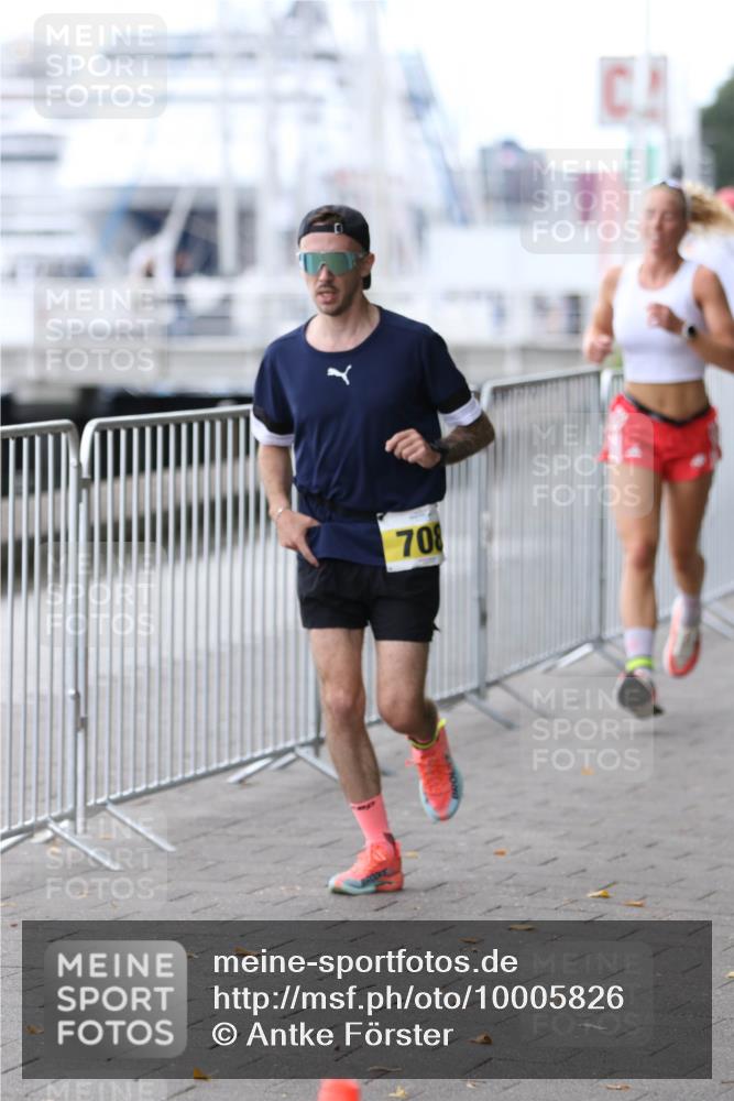 16.08.2026 - KN Förde Triathlon 2026 Antke Förster http://msf.ph/oto/10005826 16.08.2026 13:43:20 Laufen 708, 73 meine-sportfotos.de
