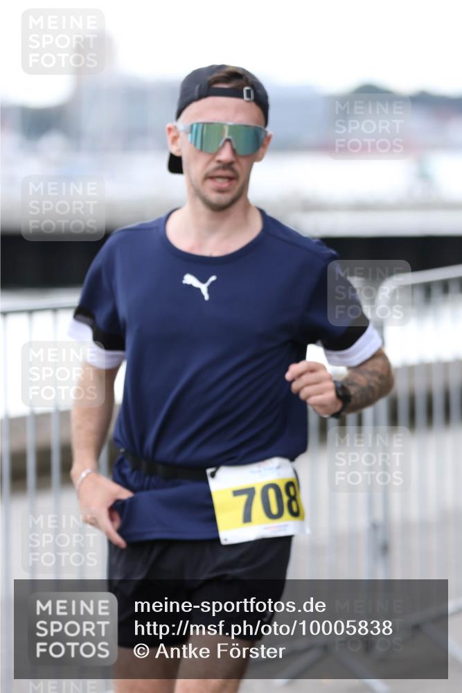 16.08.2026 - KN Förde Triathlon 2026 Antke Förster http://msf.ph/oto/10005838 16.08.2026 13:43:23 Laufen 708, 7 meine-sportfotos.de
