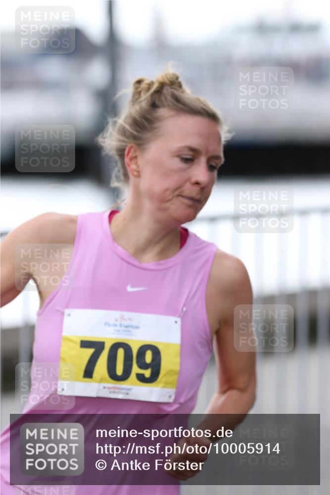 16.08.2026 - KN Förde Triathlon 2026 Antke Förster http://msf.ph/oto/10005914 16.08.2026 13:43:46 Laufen 709 meine-sportfotos.de