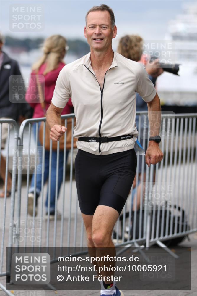 16.08.2026 - KN Förde Triathlon 2026 Antke Förster http://msf.ph/oto/10005921 16.08.2026 11:58:55 Laufen  meine-sportfotos.de