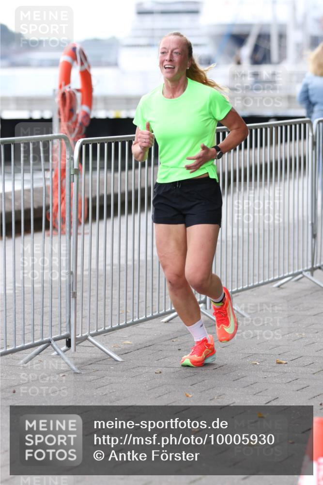 16.08.2026 - KN Förde Triathlon 2026 Antke Förster http://msf.ph/oto/10005930 16.08.2026 13:43:54 Laufen  meine-sportfotos.de