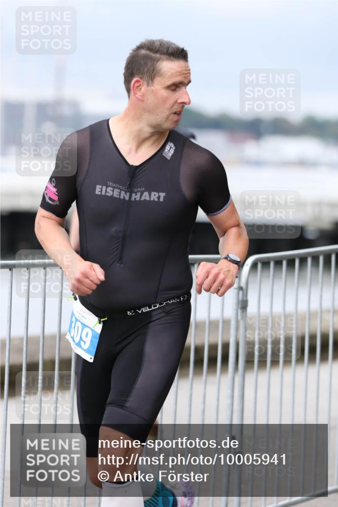 16.08.2026 - KN Förde Triathlon 2026 Antke Förster http://msf.ph/oto/10005941 16.08.2026 11:58:59 Laufen 09 meine-sportfotos.de