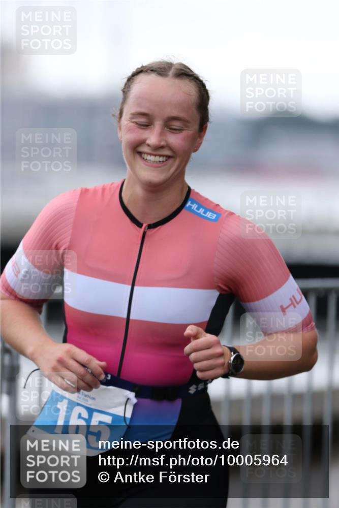16.08.2026 - KN Förde Triathlon 2026 Antke Förster http://msf.ph/oto/10005964 16.08.2026 10:19:44 Laufen 833, 165 meine-sportfotos.de