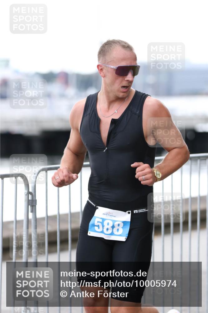 16.08.2026 - KN Förde Triathlon 2026 Antke Förster http://msf.ph/oto/10005974 16.08.2026 13:44:03 Laufen 588 meine-sportfotos.de