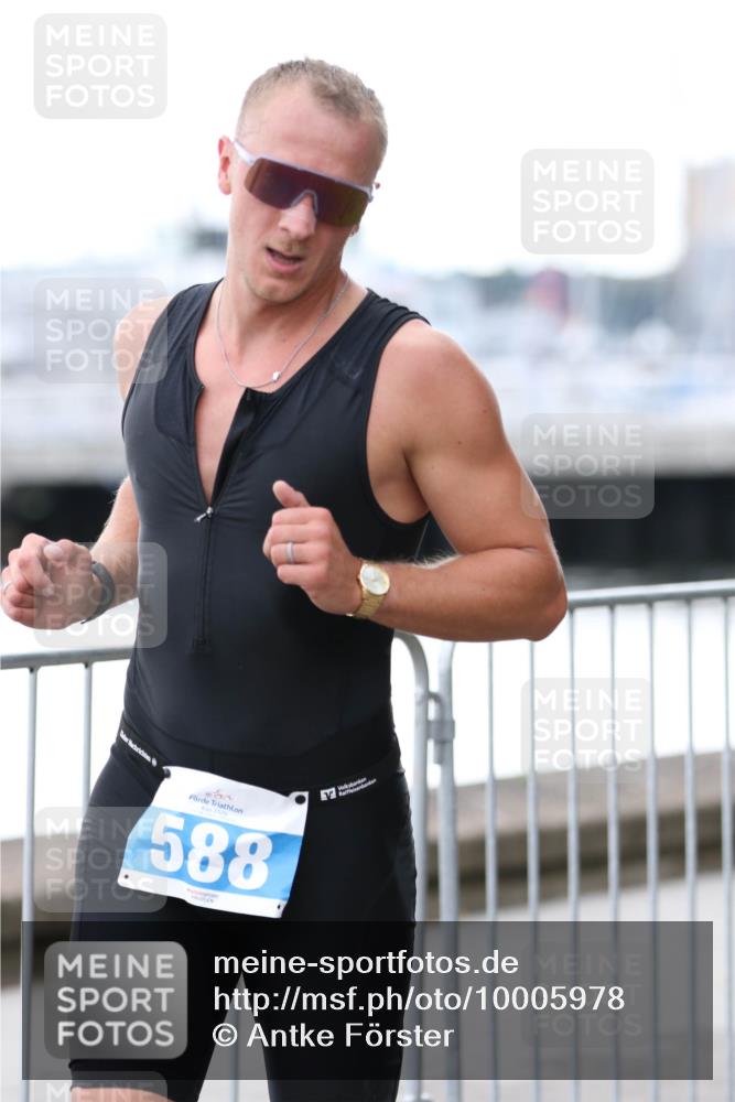 16.08.2026 - KN Förde Triathlon 2026 Antke Förster http://msf.ph/oto/10005978 16.08.2026 13:44:04 Laufen 588 meine-sportfotos.de