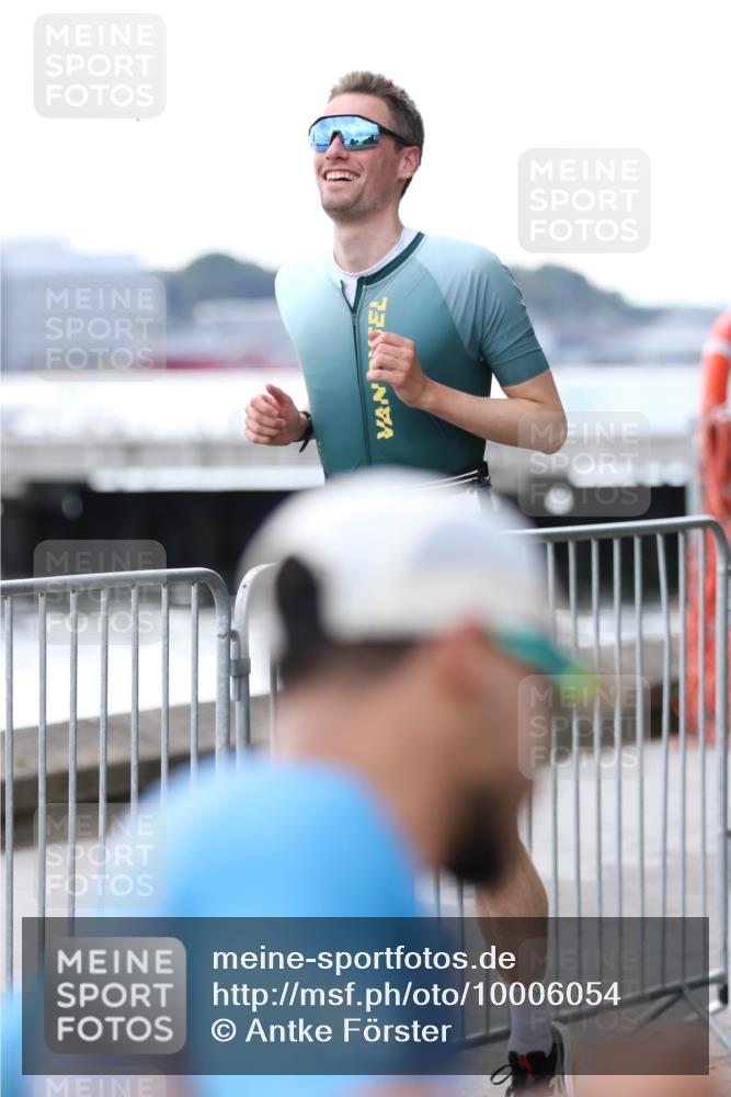 16.08.2026 - KN Förde Triathlon 2026 Antke Förster http://msf.ph/oto/10006054 16.08.2026 13:44:22 Laufen  meine-sportfotos.de