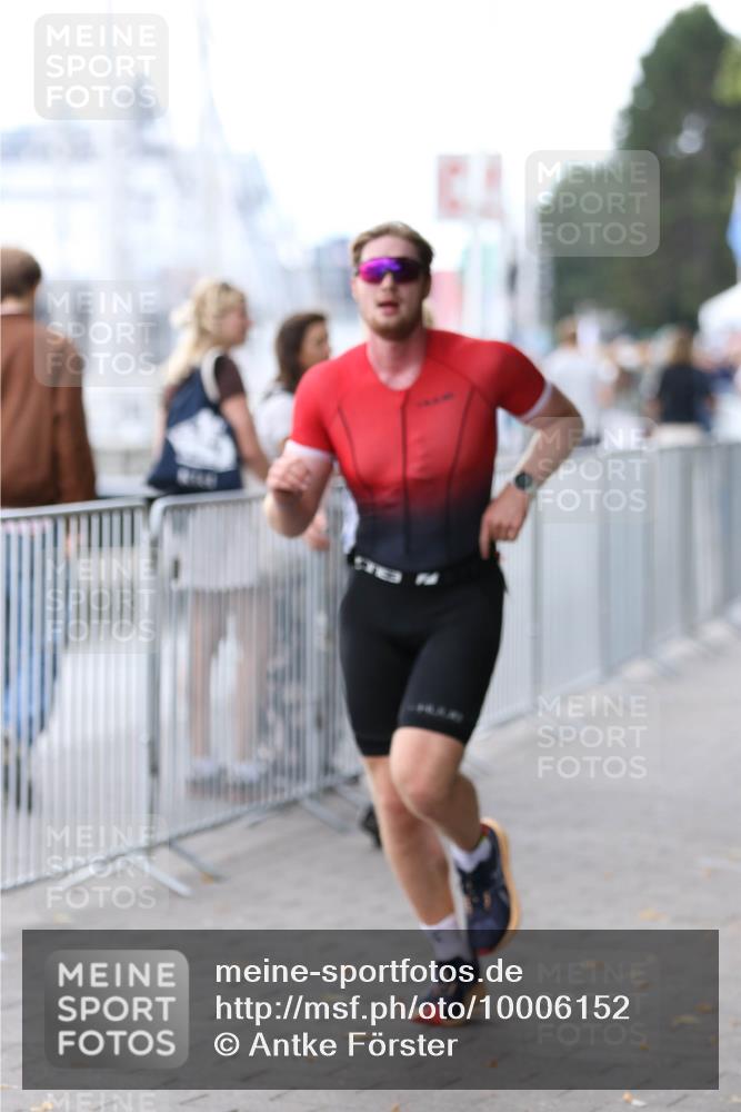 16.08.2026 - KN Förde Triathlon 2026 Antke Förster http://msf.ph/oto/10006152 16.08.2026 13:44:55 Laufen  meine-sportfotos.de