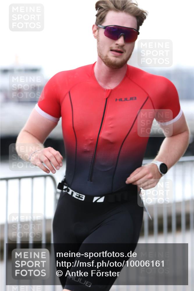 16.08.2026 - KN Förde Triathlon 2026 Antke Förster http://msf.ph/oto/10006161 16.08.2026 13:44:57 Laufen  meine-sportfotos.de