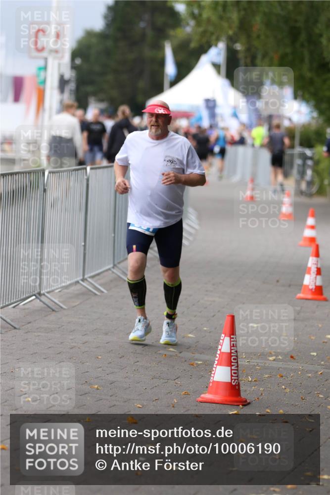 16.08.2026 - KN Förde Triathlon 2026 Antke Förster http://msf.ph/oto/10006190 16.08.2026 12:00:42 Laufen  meine-sportfotos.de