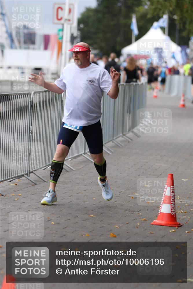 16.08.2026 - KN Förde Triathlon 2026 Antke Förster http://msf.ph/oto/10006196 16.08.2026 12:00:42 Laufen  meine-sportfotos.de