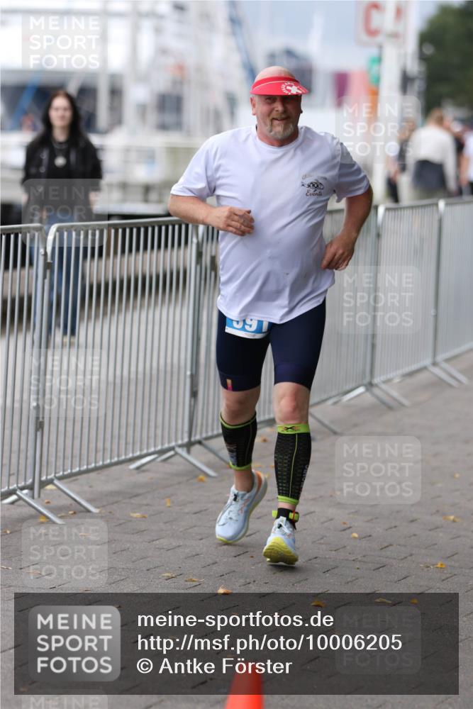 16.08.2026 - KN Förde Triathlon 2026 Antke Förster http://msf.ph/oto/10006205 16.08.2026 12:00:44 Laufen 91 meine-sportfotos.de