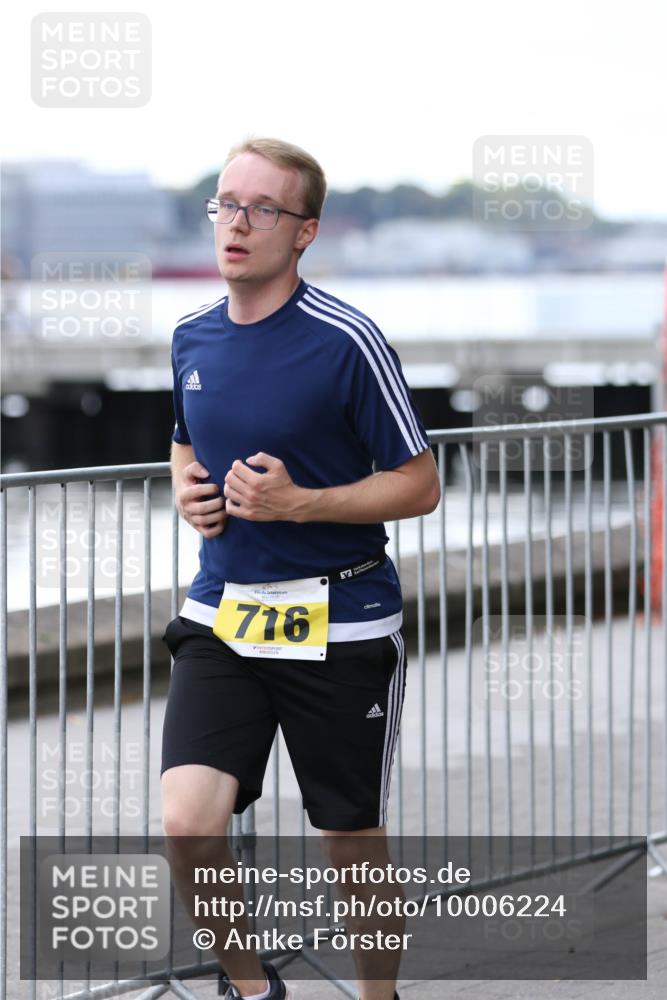 16.08.2026 - KN Förde Triathlon 2026 Antke Förster http://msf.ph/oto/10006224 16.08.2026 13:45:17 Laufen 716 meine-sportfotos.de