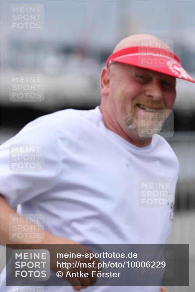 16.08.2026 - KN Förde Triathlon 2026 Antke Förster http://msf.ph/oto/10006229 16.08.2026 12:00:48 Laufen  meine-sportfotos.de