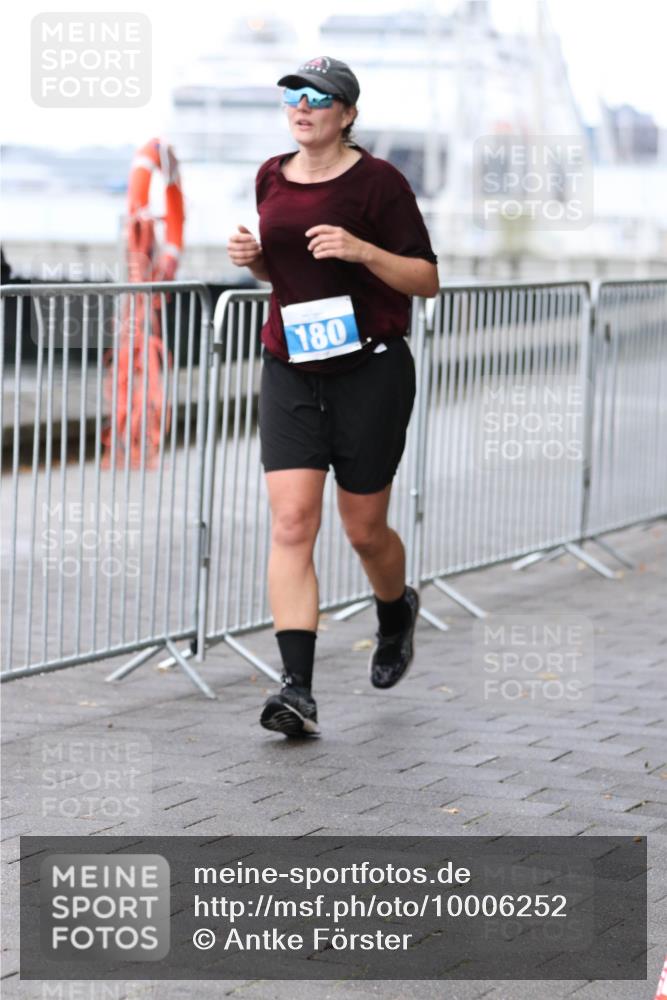 16.08.2026 - KN Förde Triathlon 2026 Antke Förster http://msf.ph/oto/10006252 16.08.2026 10:21:28 Laufen 180 meine-sportfotos.de
