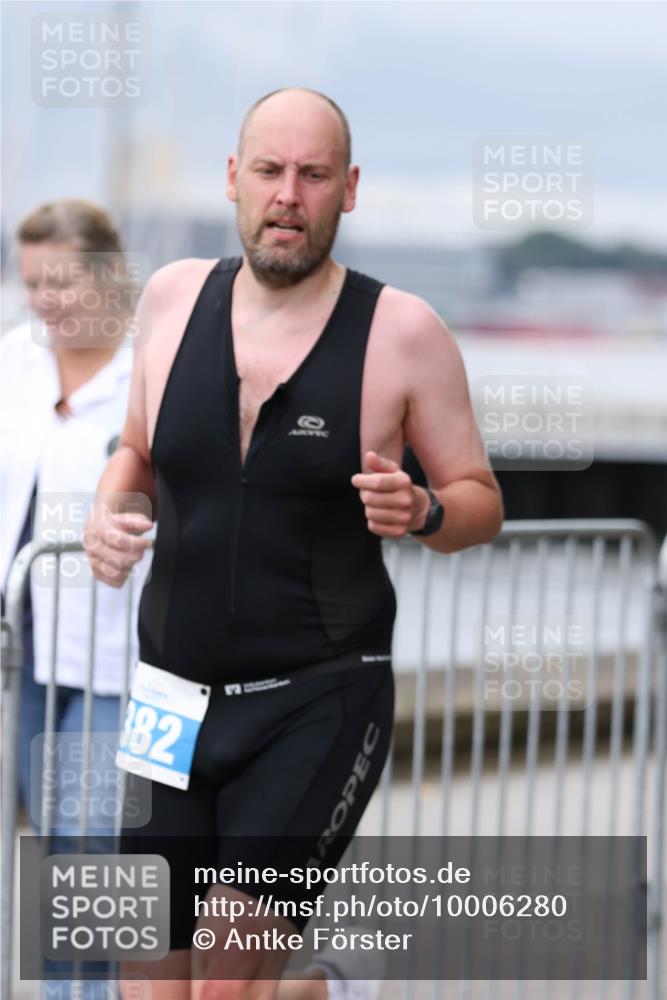 16.08.2026 - KN Förde Triathlon 2026 Antke Förster http://msf.ph/oto/10006280 16.08.2026 12:01:36 Laufen 382 meine-sportfotos.de