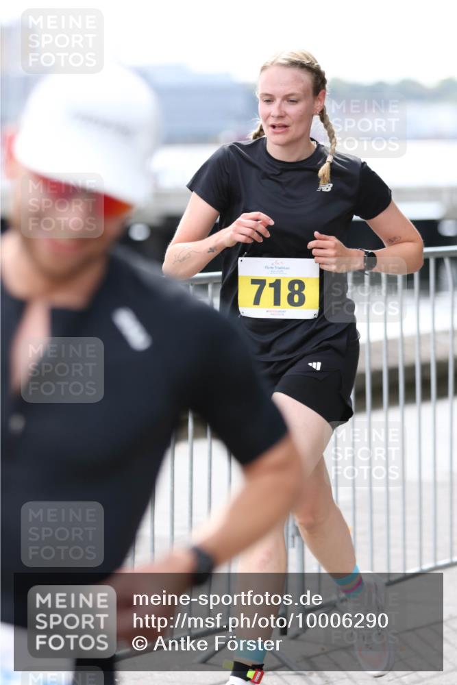 16.08.2026 - KN Förde Triathlon 2026 Antke Förster http://msf.ph/oto/10006290 16.08.2026 13:45:47 Laufen 718 meine-sportfotos.de