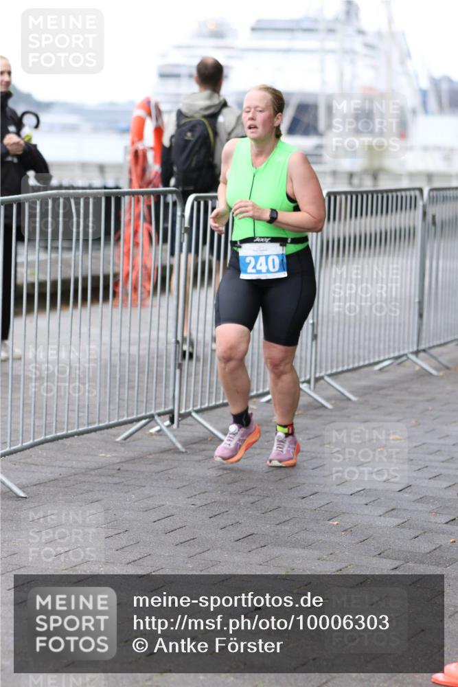 16.08.2026 - KN Förde Triathlon 2026 Antke Förster http://msf.ph/oto/10006303 16.08.2026 10:21:42 Laufen 7001, 240 meine-sportfotos.de