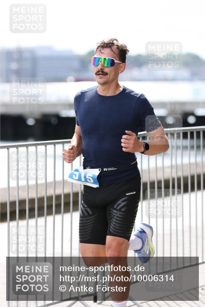 16.08.2026 - KN Förde Triathlon 2026 Antke Förster http://msf.ph/oto/10006314 16.08.2026 13:45:56 Laufen 515 meine-sportfotos.de