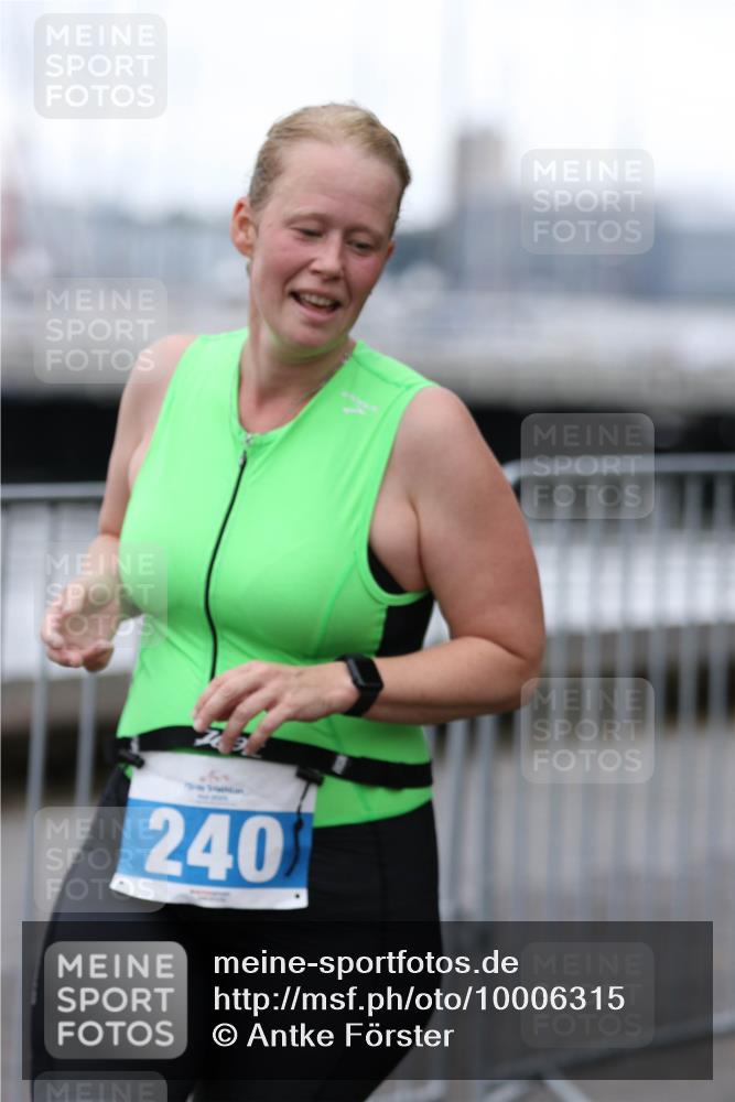 16.08.2026 - KN Förde Triathlon 2026 Antke Förster http://msf.ph/oto/10006315 16.08.2026 10:21:45 Laufen 240 meine-sportfotos.de