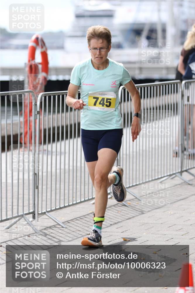 16.08.2026 - KN Förde Triathlon 2026 Antke Förster http://msf.ph/oto/10006323 16.08.2026 13:46:00 Laufen 745 meine-sportfotos.de