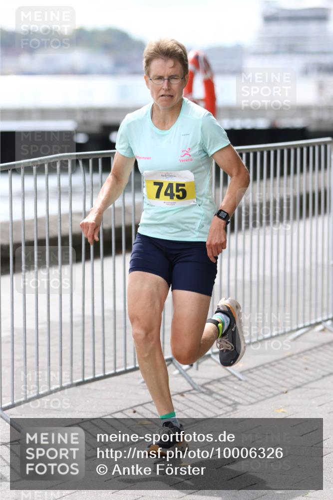 16.08.2026 - KN Förde Triathlon 2026 Antke Förster http://msf.ph/oto/10006326 16.08.2026 13:46:00 Laufen 745 meine-sportfotos.de