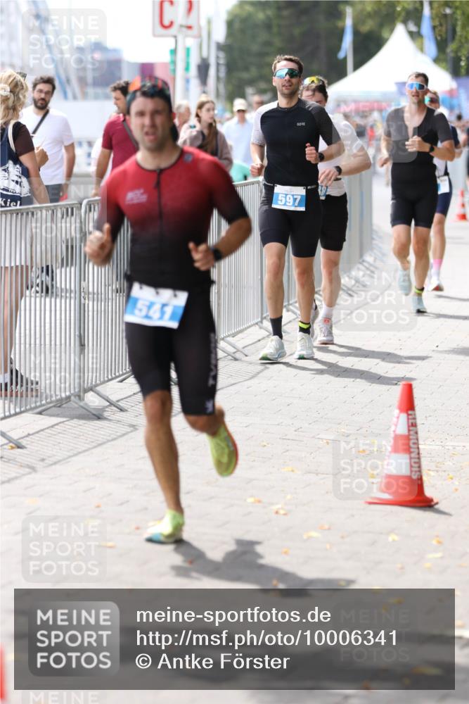 16.08.2026 - KN Förde Triathlon 2026 Antke Förster http://msf.ph/oto/10006341 16.08.2026 13:46:06 Laufen 541, 597 meine-sportfotos.de