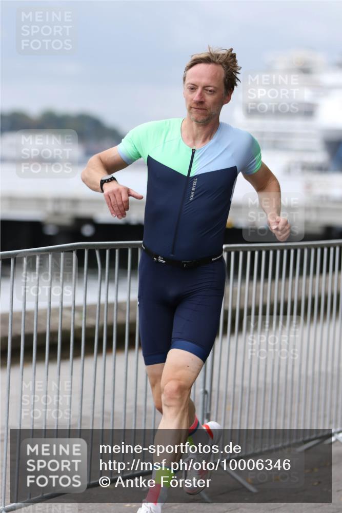 16.08.2026 - KN Förde Triathlon 2026 Antke Förster http://msf.ph/oto/10006346 16.08.2026 12:02:26 Laufen  meine-sportfotos.de
