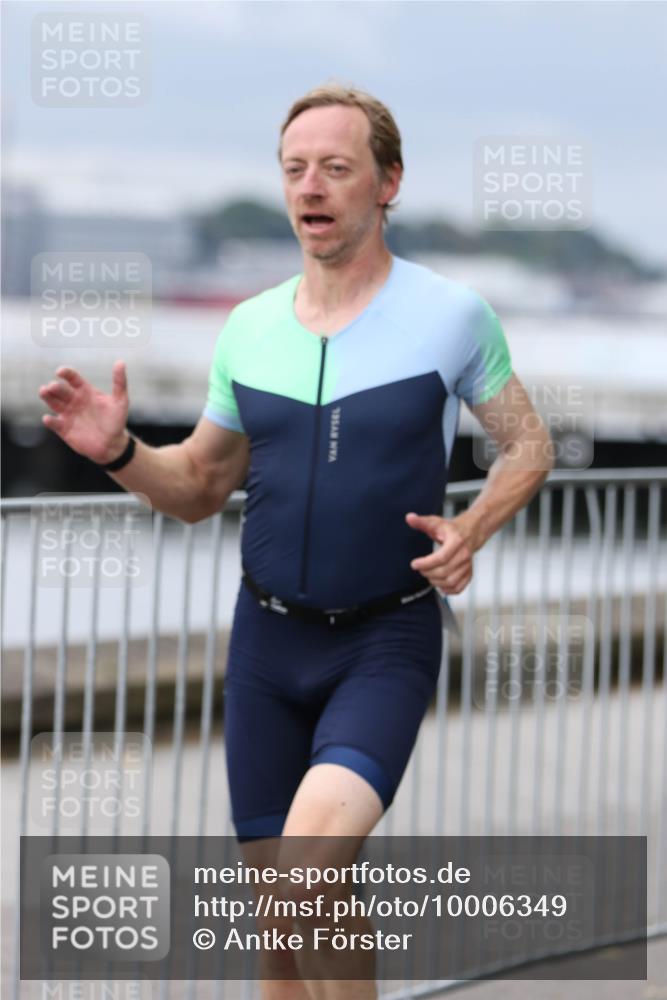 16.08.2026 - KN Förde Triathlon 2026 Antke Förster http://msf.ph/oto/10006349 16.08.2026 12:02:26 Laufen  meine-sportfotos.de