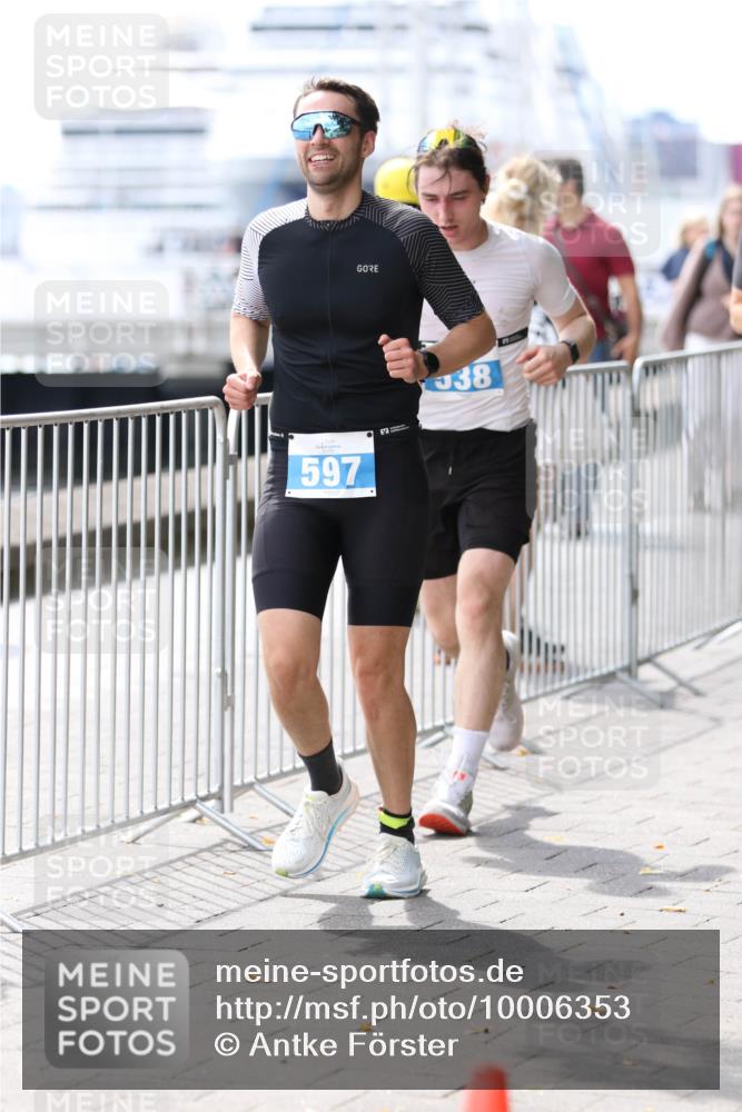 16.08.2026 - KN Förde Triathlon 2026 Antke Förster http://msf.ph/oto/10006353 16.08.2026 13:46:09 Laufen 597, 38 meine-sportfotos.de