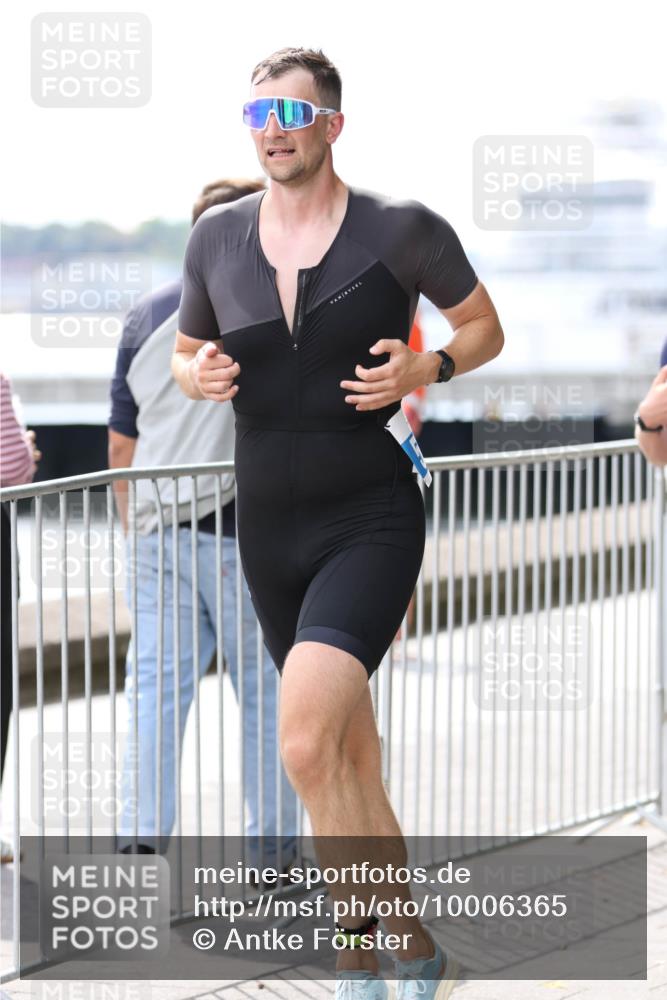 16.08.2026 - KN Förde Triathlon 2026 Antke Förster http://msf.ph/oto/10006365 16.08.2026 13:46:12 Laufen  meine-sportfotos.de
