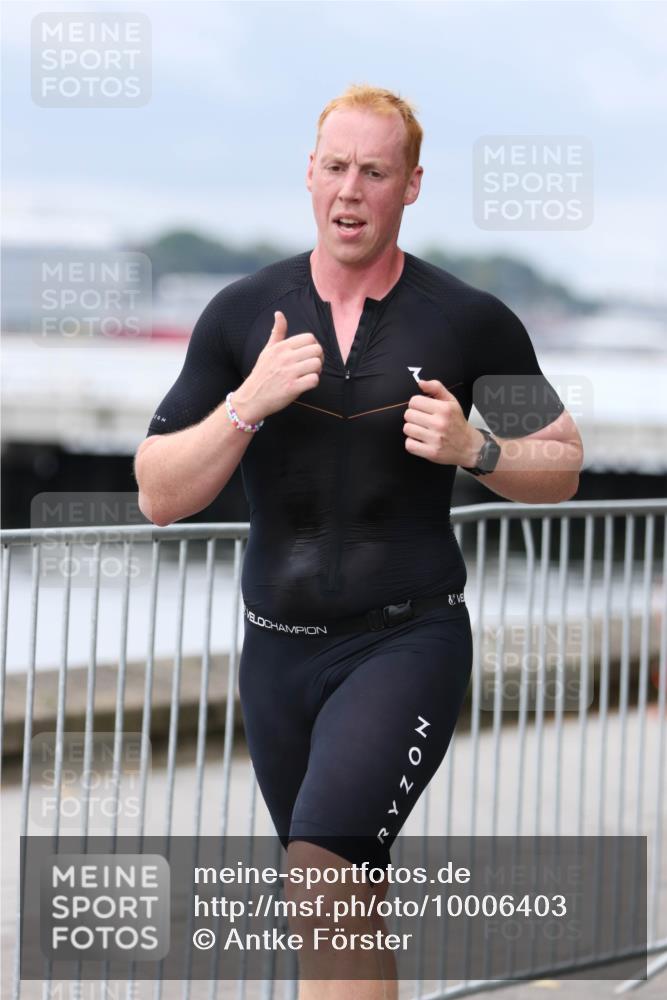 16.08.2026 - KN Förde Triathlon 2026 Antke Förster http://msf.ph/oto/10006403 16.08.2026 12:02:49 Laufen  meine-sportfotos.de